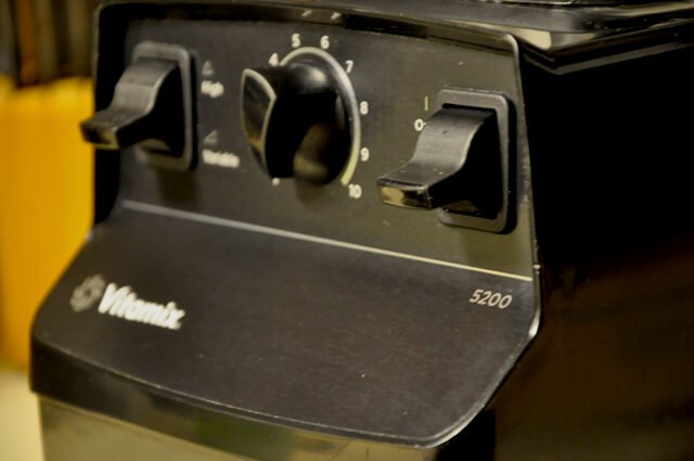 Korey Constable's black Vitamix 5200 model