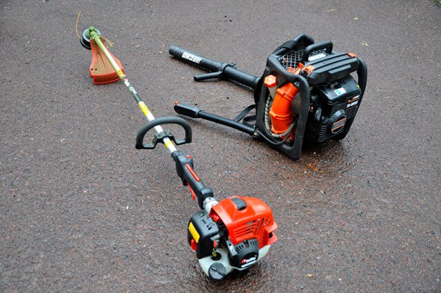 Redmax BCZ260S lawn trimmer