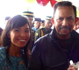 Mewsum Wong is photographed with the sultan of Brunei