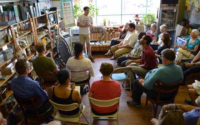 Nathan Oxenfeld talks to Arnold's Way patrons on The Naked Eye Book Tour