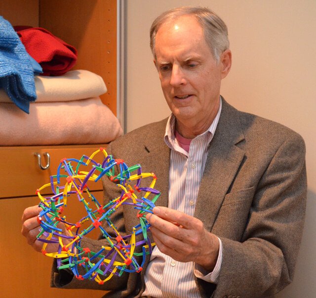 Dr. Barry Gillespie shows how the brain breathes