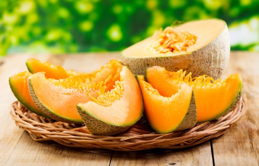 Cantaloupe sliced into pieces - Fruit-Powered