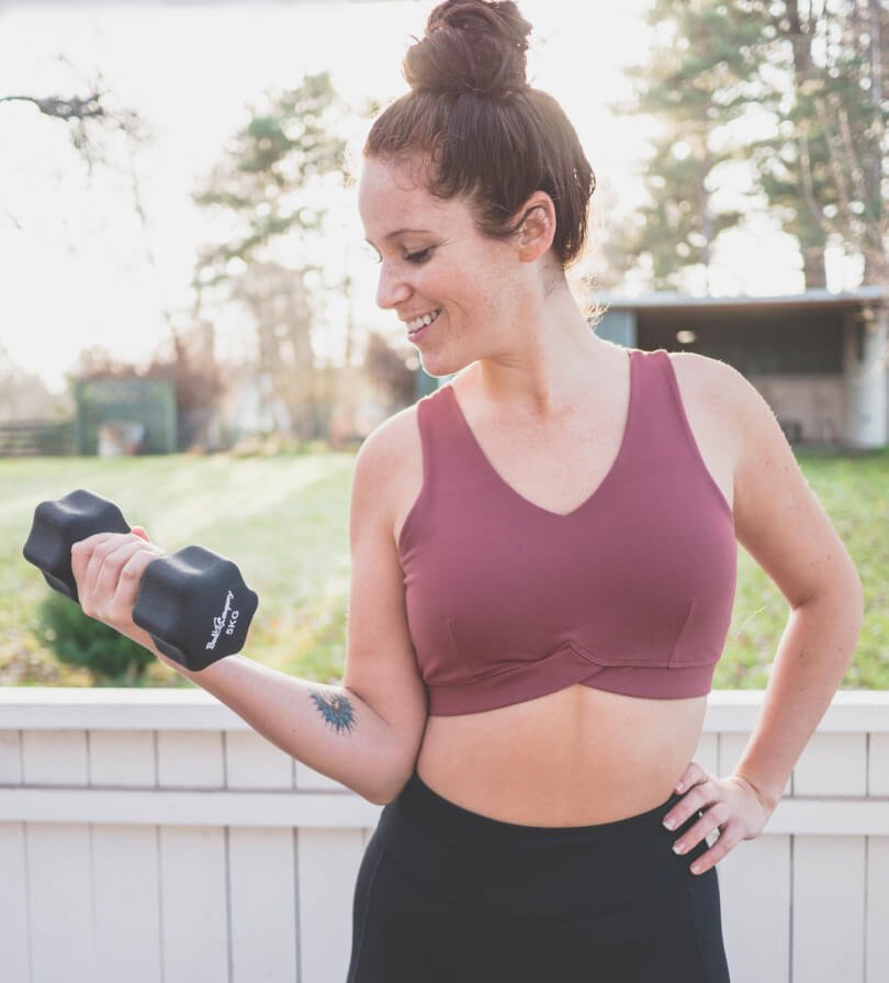 Physical fitness - Tarah Millen - dumbbell arm curls - Fruit-Powered