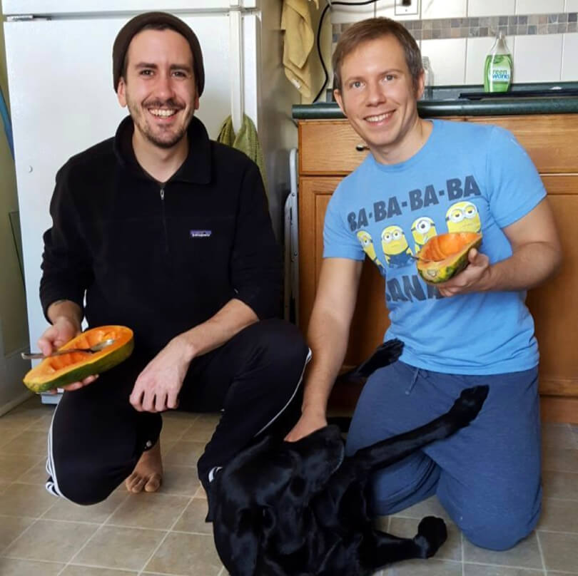 TJ Long with Mike Vlasaty eating fruit - Raw Vegan Transformations - Fruit-Powered